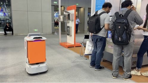 智慧無人配送嶄露頭角 九號公司機(jī)器人閃耀2023秋季廣交會