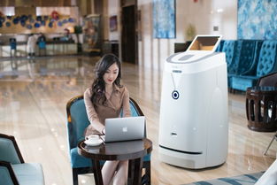 越凡創(chuàng)新新品發(fā)布，實力打造服務(wù)機(jī)器人行業(yè)矩陣，全面升級配送服務(wù)